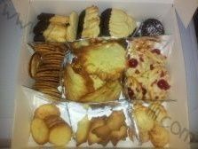 Boîte de sablés et tuiles aux amandes